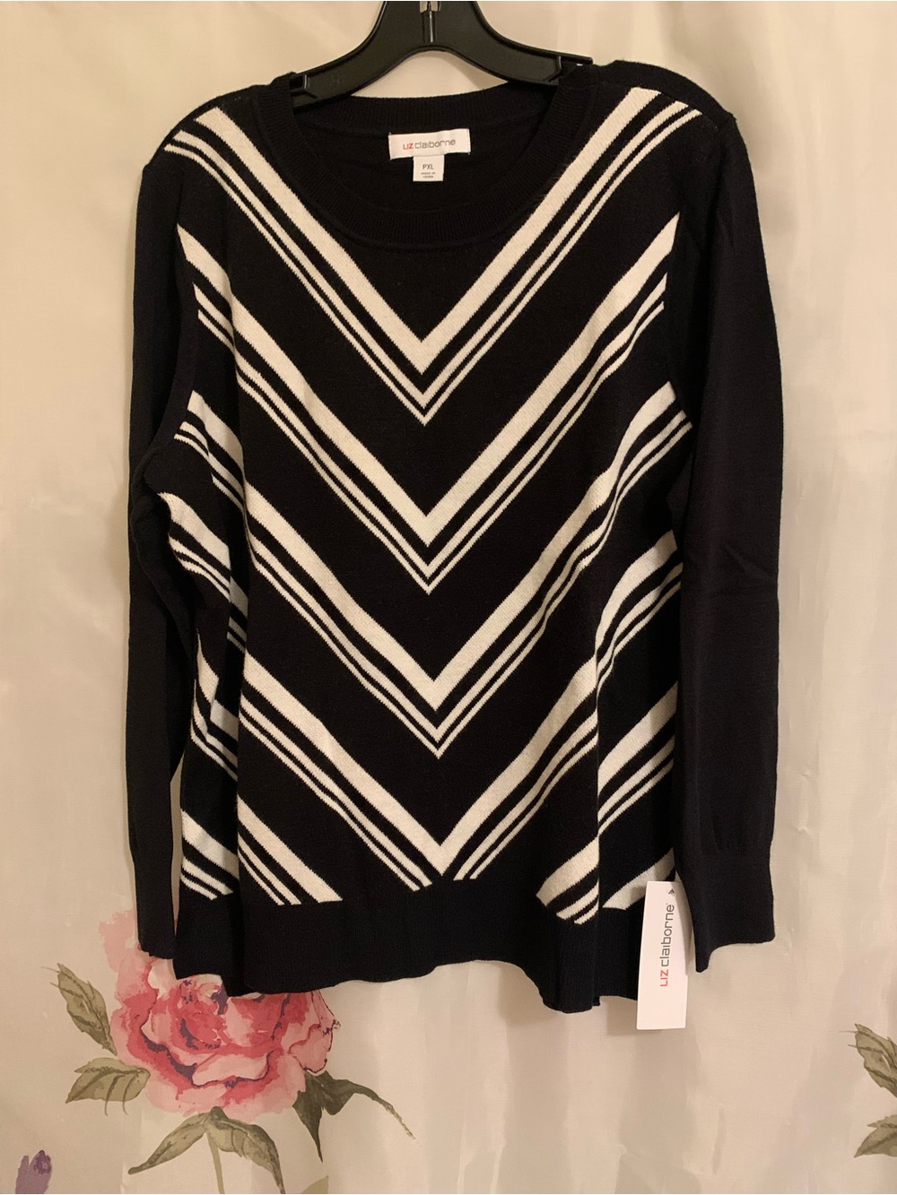 Liz Claiborne Black & White V-Chevron Crewneck Sweater